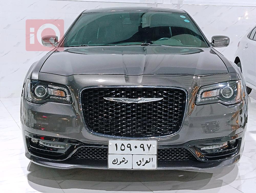 کرایسلەر 300